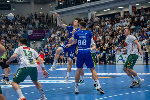 Daikin Handball Bundesliga, VfL Gummersbach GWD Minden, 23 05 2026 Ian Weber GWD Minden 13 , Miro Schluroff VfL Gummersbach, 15 , Å tÄpan Zeman VfL Gummersbach, 66 , Daikin Handball Bundesliga, VfL Gummersbach GWD Minden, 23 05 2026 Copyright: xBEAUTIFULxSPORTS Erlhofx