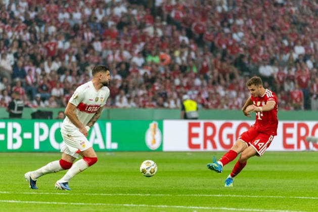Josip Stanisic FC Bayern Muenchen, 44 Goal shot goal chance, Jeff Chabot VfB Stuttgart, 24 , GER, FC Bayern Muenchen vs VfB Stuttgart, Football, Men, DFB Pokal, Final, Season 2025 2026, 23 05 2026 DFL REGULATES PROHIBIT ANY USE OF PHOTOGRAPHS AS IMAGE SEQUENCES AND OR QUASI VIDEO GER, FC Bayern Muenchen vs VfB Stuttgart, Football, Men, DFB Pokal, Final, Season 2025 2026, 23 05 2026 Berlin Copyright: xEibner-Pressefoto MaxxVincenx EP_MVN