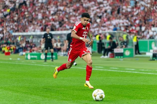 Luis Diaz FC Bayern Muenchen, 14 in dribbling, GER, FC Bayern Muenchen vs VfB Stuttgart, Football, Men, DFB Pokal, Final, Season 2025 2026, 23 05 2026 DFL REGULATIONS PROHIBIT ANY USE OF PHOTOGRAPHS AS IMAGE SEQUENCES AND OR QUASI VIDEO GER, FC Bayern Muenchen vs VfB Stuttgart, Football, Men, DFB Pokal, Final, Season 2025 2026, 23 05 2026 Berlin Copyright: xEibner-Pressefoto MaxxVincenx EP_MVN