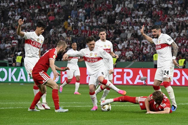 23 05 2026, xsltx, Fußball DFB Pokal Finale, FC Bayern München VfB Stuttgart v l Konrad Laimer FC Bayern Muenchen Angelo Stiller VfB Stuttgart Harry Kane FC Bayern Muenchen Jeff Chabot VfB Stuttgart Zweikampf, Aktion, action, battle for the ball DFL DFB REGULATIONS PROHIBIT ANY USE OF PHOTOGRAPHS as IMAGE SEQUENCES and or QUASI VIDEO Berlin