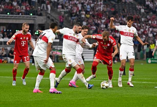23 05 2026, Football DFB Pokal 2025 2026, Final, FC Bayern Munich VfB Stuttgart, at Olympiastadion Berlin Harry Kane FC Bayern Munich prevails, DFL and DFB regulations prohibit any use of photographs as image sequences and or quasi video