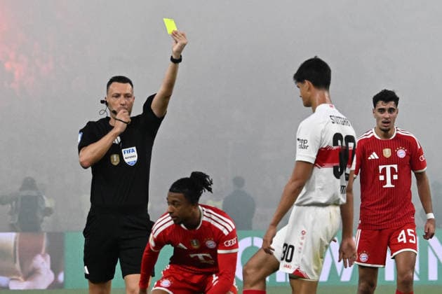 23 05 2026, xsltx, Fußball DFB Pokal Finale, FC Bayern München VfB Stuttgart v l Referee Referee Sven Jablonski shows Jose Maria Andres Baixauli VfB Stuttgart the yellow card DFL DFB REGULATIONS PROHIBIT ANY USE OF PHOTOGRAPHS as IMAGE SEQUENCES and or QUASI VIDEO Berlin