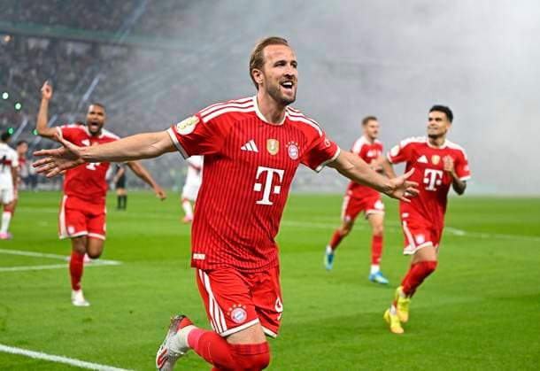 23 05 2026, Football DFB Pokal 2025 2026, Final, FC Bayern Munich VfB Stuttgart, at Olympiastadion Berlin Harry Kane FC Bayern Munich cheers, DFL and DFB regulations prohibit any use of photographs as image sequences and or quasi video