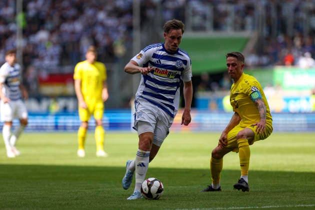 23 05 2026, GER, Football, Men, Niederrheinpokal Final, Season 2025 2026, SC St Tönis MSV Duisburg Aljaz Casar MSV Duisburg and Dominik Dohmen St Tönis fighting for the ball Duisburg schauinsland reisen Arena Nordrhein Westfalen Germany Copyright: xAdrianxSchlüterx