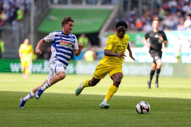 23 05 2026, GER, Football, Men, Niederrheinpokal Final, Season 2025 2026, SC St Tönis MSV Duisburg Patrick Sussek MSV Duisburg and Tyler Nkamanyi St Tönis in the battle for the ball Duisburg schauinsland reisen Arena Nordrhein Westfalen Germany Copyright: xAdrianxSchlüterx