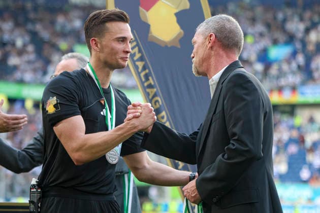 23 05 2026, GER, Football, Men, Niederrheinpokal Final, Season 2025 2026, SC St Tönis MSV Duisburg Referee Jan Peter Weßels shake hands with Martin Schürmann Duisburg schauinsland reisen Arena Nordrhein Westfalen Germany Copyright: xAdrianxSchlüterx