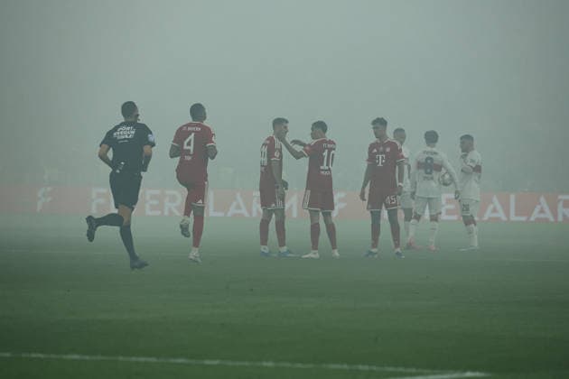23 05 26 DFB Pokal Final 2026 FC Bayern Munich VfB Stuttgart Germany, Berlin, 23 05 2026, Football, Season 2025 2026, DFB Pokal Final 2026 Berlin, FC Bayern Munich VfB Stuttgart Pyro interruption in Berlin
