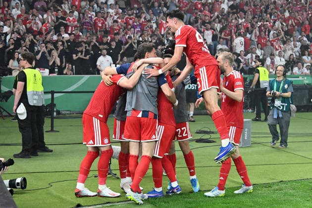 23 05 2026, xsltx, Fußball DFB Pokal Finale, FC Bayern München VfB Stuttgart v l Torjubel nach dem Tor zum celebrating the goal celebrate 2 0 durch Harry Kane FC Bayern Muenchen DFL DFB REGULATIONS PROHIBIT ANY USE OF PHOTOGRAPHS as IMAGE SEQUENCES and or QUASI VIDEO Berlin
