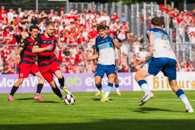 Florian Engelhardt Viktoria Köln, 08 and Lars Dietz Viktoria Köln, 02 watch the pass from Enzo Wirtz Fortuna Koeln, 09 to the ball to Dejan Galjen Fortuna Koeln, 24 plays Fortuna Köln vs FC Viktoria Köln, Football, Landespokal Mittelrhein 2025 26, Final, Season 2025 26, 23 05 2026, Fortuna Köln vs FC Viktoria Köln, Football, Landespokal Mittelrhein, Final, Season 2025 26, 23 05 2026 Köln Copyright: xEibner-Pressefoto LukasxBaldygax EP_LBA