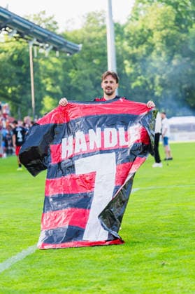 Simon Handle Viktoria Köln, 07 with giant banner with his NAmen Fortuna Köln vs FC Viktoria Köln, Football, Landespokal Mittelrhein 2025 26, Final, Season 2025 26, 23 05 2026, Fortuna Köln vs FC Viktoria Köln, Football, Landespokal Mittelrhein, Final, Season 2025 26, 23 05 2026 Köln Copyright: xEibner-Pressefoto LukasxBaldygax EP_LBA