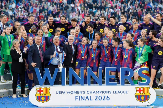 The players and coaching staff of FC Barcelona, Barca celebrate with the trophy after winning the Champions League final against Olympique Lyonnais at the Ullevaal Stadium in Oslo, Norway, 23 May 2026. FC Barcelona vs Olympique de Lyon !ACHTUNG: NUR REDAKTIONELLE NUTZUNG!  Copyright: xAlbertoxEstévezx GRAF077 20260523-55020382982_1