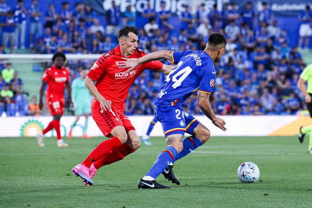 Getafe vs Osasuna, on the 38th matchday of the 2025 26 Spanish First Division May 23, 2026, Getafe, Madrid, Spain Romero fights for the ball against Budimir during the Spanish championship LaLiga football match between Getafe and Osasuna on May 23, 2026 at Estadio El Coliseum in Getafe, Madrid, Spain Madrid Madrid Spain Copyright: xAlejandroxMatiasx