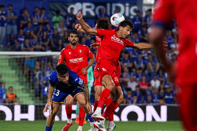 Getafe vs Osasuna, on the 38th matchday of the 2025 26 Spanish First Division May 23, 2026, Getafe, Madrid, Spain Torro gets the ball on the air during the Spanish championship LaLiga football match between Getafe and Osasuna on 23 May 2026 at Estadio El Coliseum in Getafe, Madrid, Spain Madrid Madrid Madrid Spain Copyright: xAlejandroxMatiasx
