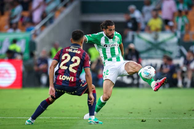 ESP LaLiga EA Sports Real Betis v Levante UD Ricardo Ivan Rodriguez Araya of Real Betis controls the ball during LaLiga EA Sports, between Real Betis v Levante UD played at La Cartuja Stadium, Sevilla on May 23rd, 2026 in Spain Sevilla Spain Futbol Copyright: xRafaelxRomanx xAgenciaxLOFx