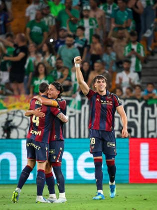ESP LaLiga EA Sports Real Betis v Levante UD Carlos Espi of Levante scores goal 1 1 1 an celebrates his goal to Levante during LaLiga EA Sports, between Real Betis v Levante UD played at La Cartuja Stadium, Sevilla on May 23rd, 2026 in Spain Sevilla Spain Football Copyright: xRafaelxRomanx xAgenciaxLOFx