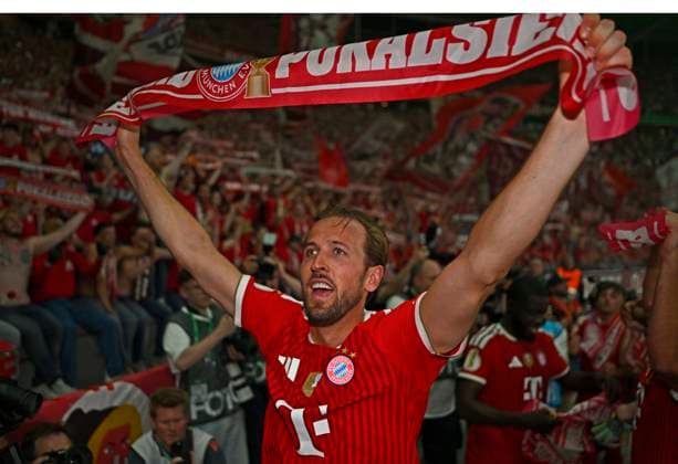 Sport Bilder des Tages 23.05.2026, Fussball DFB-Pokal 2025 2026, Finale, FC Bayern München - VfB Stuttgart, im Olympiastadion Berlin. Harry Kane (FC Bayern München) jubelt ***DFL and DFB regulations prohibit any use of photographs as image sequences and or quasi-video.*** *** 23 05 2026, Football DFB Pokal 2025 2026, Final, FC Bayern Munich VfB Stuttgart, at Olympiastadion Berlin Harry Kane FC Bayern Munich cheers DFL and DFB regulations prohibit any use of photographs as image sequences and or quasi video