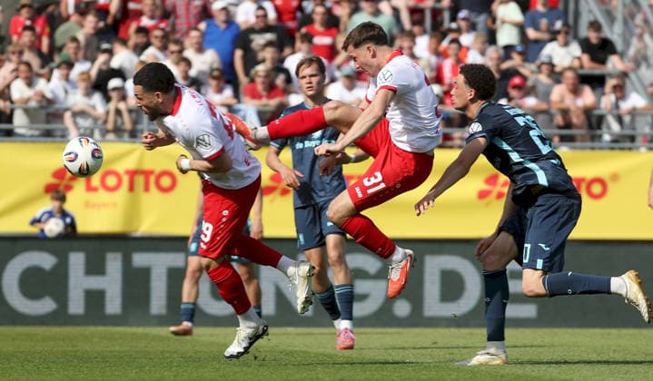 23 05 2026, xfsx, Herren, Fußball, Saison 2025 2026, BFV Verbandspokal, Finale FC Wuerzburger Kickers TSV 1860 Muenchen v li Dion Berisha FC Wuerzburger Kickers , Xaver Kiefersauer TSV 1860 Muenchen , Tim Kraus FC Wuerzburger Kickers , Samuel Althaus TSV 1860 Muenchen Wuerzburg AKON ARENA Bayern Germany