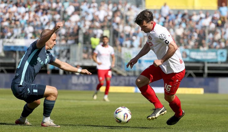 23 05 2026, xfsx, Herren, Fußball, Saison 2025 2026, BFV Verbandspokal, Finale FC Wuerzburger Kickers TSV 1860 Muenchen v li Marvin Rittmueller TSV 1860 Muenchen , Peter Kurzweg FC Wuerzburger Kickers Wuerzburg AKON ARENA Bayern Germany