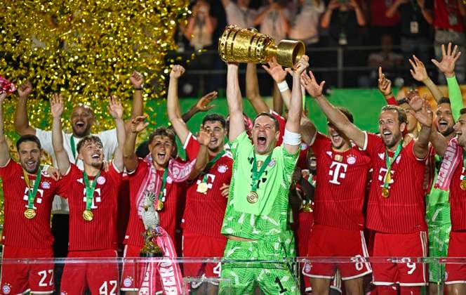 23 05 2026, Football DFB Cup 2025 2026, Final, FC Bayern Munich VfB Stuttgart, at the Olympiastadion Berlin f l Raphael Guerreiro FC Bayern Munich , Coach Vincent Kompany FC Bayern Munich , Lennart Karl FC Bayern Munich , Tom Bischof Bayern Munich , Aleksandar Pavlovic Bayern Munich , goalkeeper Manuel Neuer FC Bayern Munich , Leon Goretzka FC Bayern Munich , Harry Kane FC Bayern Munich and goalkeeper Sven Ulreich FC Bayern Munich DFL and DFB regulations prohibit any use of photographs as image sequences and or quasi video