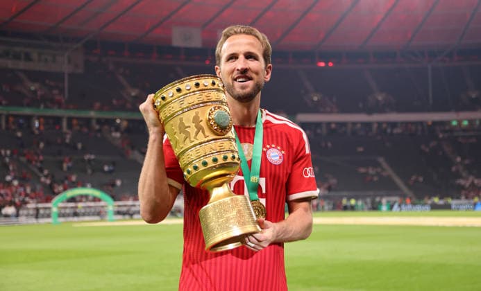 Cup winner Harry Kane with trophy, FC Bayern Munich Sport Football Soccer Final DFB Pokal 2026 Season 2025 2026 23 05 2026 FC Bayern Munich FCB vs VfB Stuttgart