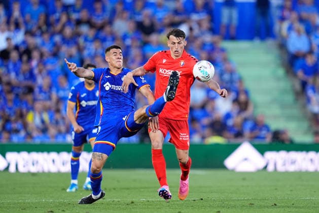 May 23, 2026, Getafe, Madrid, Spain: Zaid Romero of Getafe CF and Ante Budimir of CA Osasuna compete for the ball during the Spanish League, LaLiga EA Sports, football match played between Getafe CF and CA Osasuna at Coliseum de Getafe stadium on May 23, 2026, in Getafe, Spain. Getafe CF V CA Osasuna - LaLiga EA Sports  - ZUMAa181 20260523_zaa_a181_115 Copyright: xDennisxAgyemanx