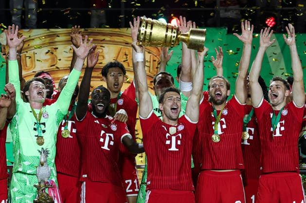 DFB Cup Final FC Bayern Munich VfB Stuttgart on 23 05 2026 at the Olympic Stadium in Berlin Leon Goretzka Muenchen 8 lifts the trophy and cheers with his team about winning the DFB Cup MH