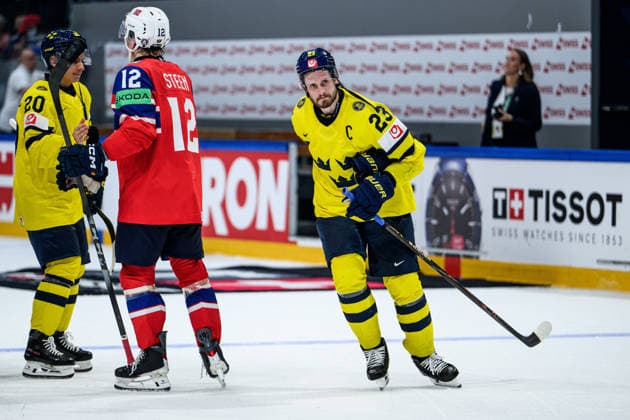 260523 Oliver Ekman Larsson of Sweden looks dejected after the 2026 IIHF Ice Hockey World Championship match between Norway and Sweden on May 23, 2026 in Fribourg Photo Jesper Zerman BILDBYRAN kod JZ JZ0727 ishockey ice hockey ishockey vm 2026 vm 2026 iihf world championship norge norway sverige sweden bbeng depp  Copyright: JESPERxZERMAN BB260523JZ072