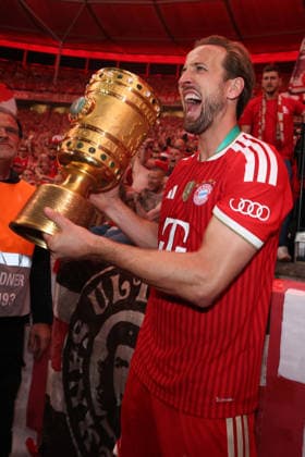 Soccer DFB Pokal Final FC Bayern Munich VfB Stuttgart on 23 05 2026 at the Olympiastadion in Berlin Harry Kane Munich with the DFB Pokal DFB regulations prohibit any use of photographs as image sequences and or quasi video xJRx