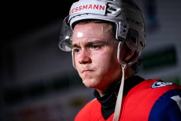 260523 Noah Steen of Norway in the mixed zone after the 2026 IIHF Ice Hockey World Championship match between Norway and Sweden on May 23, 2026 in Fribourg Photo Jesper Zerman BILDBYRAN kod JZ JZ0727 ishockey ice hockey ishockey vm 2026 vm 2026 iihf world championship norge norway sverige sweden bbeng  Copyright: JESPERxZERMAN BB260523JZ084