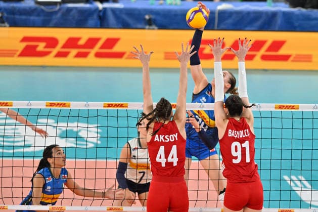 VOLLEYball - Friendly - AIA Aequilibrium Cup Women Elite - Italy vs. Turkiye Photo by IPA ABACAPRESS.COM85010682 - Denise Meli (Italy) - Karmen Aksoy (Turkiye) - Ekaterina Antropova (Italy) - Defne Basyolcu (Turkiye) during AIA Aequilibrium Cup Women Elite - Italy vs Turkiye, Volleyball Test Match in Genoa, Italy, May 23 2026 Genoa Italy  Copyright: xIPAxSport ABACAx