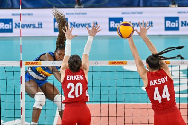 VOLLEYball - Friendly - AIA Aequilibrium Cup Women Elite - Italy vs. Turkiye Photo by IPA ABACAPRESS.COM85010684 - Merit Chinenyenwa Adigwe (Italy) - Yaprak Erkek (Turkiye) - Karmen Aksoy (Turkiye) during AIA Aequilibrium Cup Women Elite - Italy vs Turkiye, Volleyball Test Match in Genoa, Italy, May 23 2026 Genoa Italy  Copyright: xIPAxSport ABACAx