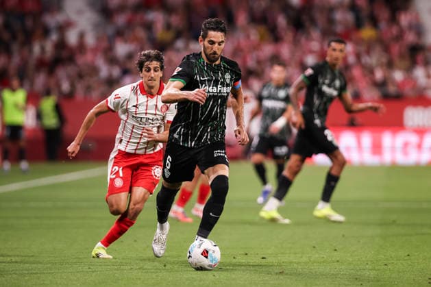 May 23, 2026, Girona, Girona, SPAIN: Pedro Bigas of Elche CF and Bryan Gil of Girona FC in action during the Spanish league, LaLiga EA Sports, football match played between Girona FC and Elche CF at Montilivi stadium on May 23, 2026 in Girona, Spain. Girona SPAIN - ZUMAa181 20260523_zaa_a181_227 Copyright: xJavierxBorregox