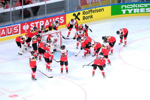 IIHF - World Championship, WM, Weltmeisterschaft - Austria vs Germany - Austrian pre game huddle Zurich Swiss Life Arena Zürich Schweiz Copyright: xSergioxBrunettix