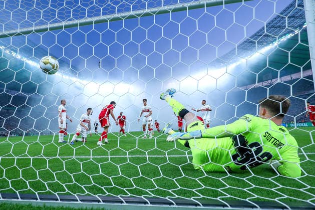 23 05 2026, Football, 83 DFB Pokal Final,, FC Bayern München VfB Stuttgart, Olympioastadion Berlin, Saison 2025 2026 Goal to 1 0 by scorer Harry Kane FC Bayern Muenchen 09 Backdoor camera Goalkeeper Alexander Nübel VfB Stuttgart 33 lies in goal Shot hit DFB regulations prohibit any use of photographs as image sequences and or quasi video Berlin Germany