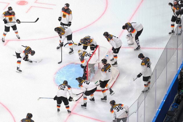 IIHF - World Championship, WM, Weltmeisterschaft - Austria vs Germany - Germany huddle pre game Zurich Swiss Life Arena Zürich Schweiz Copyright: xSergioxBrunettix