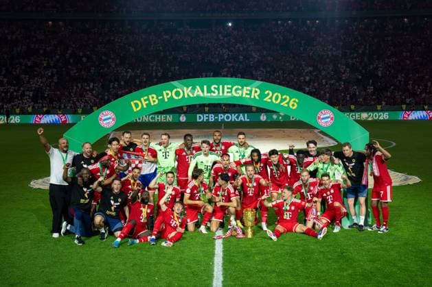 Cup winner FC Bayern Muenchen, winner photo, team photo, cheers, GER, FC Bayern Muenchen vs VfB Stuttgart, football, men, DFB Cup, final, season 2025 2026, 23 05 2026 DFL REGULATES PROHIBIT ANY USE OF PHOTOGRAPHS AS IMAGE SEQUENCES AND OR QUASI VIDEO GER, FC Bayern Muenchen vs VfB Stuttgart, Football, Men, DFB Pokal, Final, Season 2025 2026, 23 05 2026 Berlin Copyright: xEibner-Pressefoto MaxxVincenx EP_MVN
