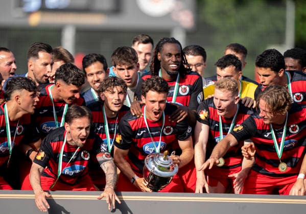 With the cup in hand The team of Viktoria Köln celebrates the victory, cup handover, award ceremony, jubilation after the final whistle, victory, winner, winners, cheers, cheering, joy, optimistic, action, action SC Fortuna Köln vs Viktoria Köln 23 05 2026 Football, Bitburger Cup Final 2026, GER, Sportpark Höhenberg, Cologne Copyright: HMBxMedia xMarcoxBader