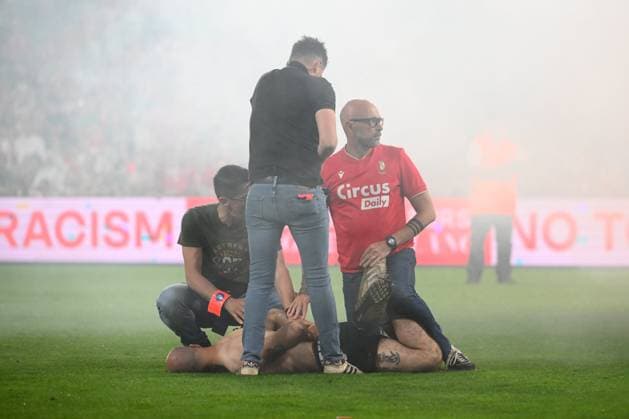 Standard de Liege v Sporting Charleroi - Jupiler Pro League Europe Play-Off LIEGE, BELGIUM - MAY 23 : Bates David defender of Standard de Liege, Ayensa Eckert Dennis forward of Standard de Liege during the Jupiler Pro League Europe Play-Off match between Standard de Liege and Sporting Charleroi on May 23, 2026 in Liege, Belgium, 23 05 2026 Liege Belgium  Copyright: xVincentxKalutx
