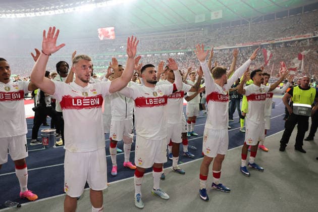 23 05 26 DFB Pokal Final 2026 FC Bayern Munich VfB Stuttgart Germany, Berlin, 23 05 2026, Football, Season 2025 2026, DFB Pokal Final 2026 Berlin, FC Bayern Munich VfB Stuttgart VfB players in the fankurvge after the final