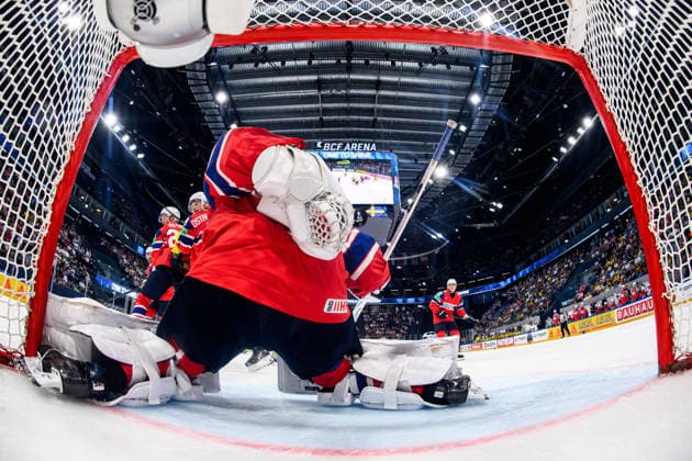 260523 goaltender Henrik Haukeland of Norway saves a puck behind his back during the 2026 IIHF Ice Hockey World Championship match between Norway and Sweden on May 23, 2026 in Fribourg Photo Jesper Zerman BILDBYRAN kod JZ JZ0727 ishockey ice hockey ishockey vm 2026 vm 2026 iihf world championship norge norway sverige sweden bbeng  Copyright: JESPERxZERMAN BB260523JZ087