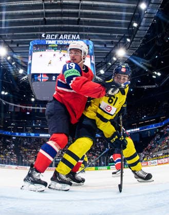 260523 Havard ostrem Salsten of Norway and Viggo Björck of Sweden during the 2026 IIHF Ice Hockey World Championship match between Norway and Sweden on May 23, 2026 in Fribourg Photo Jesper Zerman BILDBYRAN kod JZ JZ0727 ishockey ice hockey ishockey vm 2026 vm 2026 iihf world championship norge norway sverige sweden bbeng  Copyright: JESPERxZERMAN BB260523JZ088