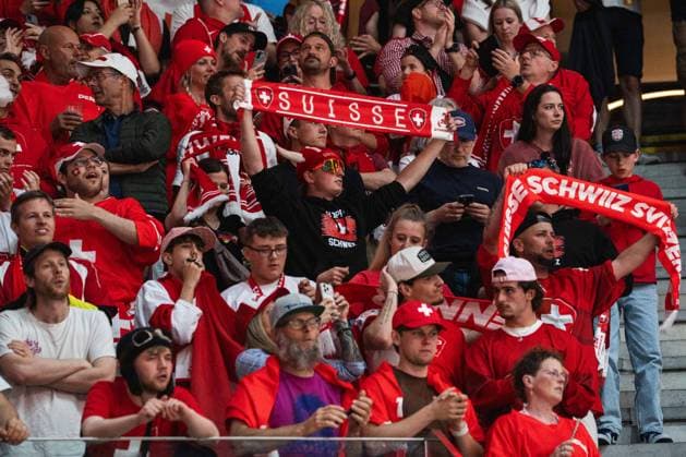 ZURICH, ZURICH - MAY 23: Switzerland supporters celebrate during the 2026 IIHF World Championship, WM, Weltmeisterschaft Preliminary Round Group A match between Switzerland and Hungary at Swiss Life Arena on May 23, 2026 in Zurich, Zurich, Switzerland.  Copyright: xLivioxBaeriswylx xSPPx Sportspressphoto_152965