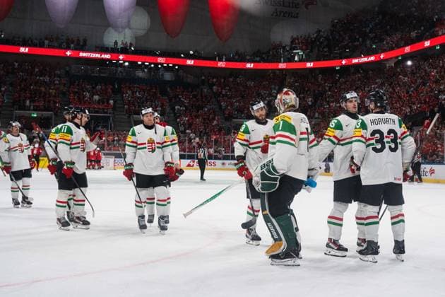 ZURICH, ZURICH - MAY 23: Hungary players react following the defeat during the 2026 IIHF World Championship, WM, Weltmeisterschaft Preliminary Round Group A match between Switzerland and Hungary at Swiss Life Arena on May 23, 2026 in Zurich, Zurich, Switzerland.  Copyright: xLivioxBaeriswylx xSPPx Sportspressphoto_152966