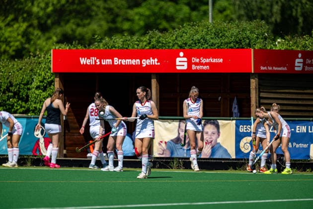 BHC 1 Damen Club Raffelberg Feldhockey, 2 Playdown Spiel, 1 Bundesliga, Frauen Bremen, Germany, 23 05 26 BHC 1 Damen Club Raffelberg im Bremer Hockey Club e V am 23 05 2026 in Bremen, Germany Photo by Axel Kaste Warm up before the game Bremen Bremer Hockey Club e V Freie Hansestadt Bremen Germany BHC Damen - Raffelberg 3-1 23.5.26 LR-3668