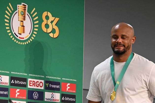 23 05 2026, xsltx, Football DFB Cup Final, FC Bayern Munich VfB Stuttgart v l Coach head coach Vincent Kompany FC Bayern Muenchen at the press conference DFL DFB REGULATIONS PROHIBIT ANY USE OF PHOTOGRAPHS as IMAGE SEQUENCES and or QUASI VIDEO Berlin