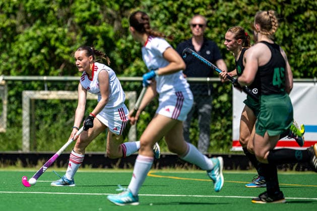 BHC 1 Damen Club Raffelberg Feldhockey, 2 Playdown Spiel, 1 Bundesliga, Frauen Bremen, Deutschland, 23 05 26 BHC 1 Damen Club Raffelberg im Bremer Hockey Club e V am 23 05 2026 in Bremen, Deutschland Foto von Axel Kaste Links Emma Dieszbrock Bremen Bremer Hockey Club e V Freie Hansestadt Bremen Deutschland BHC Damen - Raffelberg 3-1 23.5.26 LR-3957