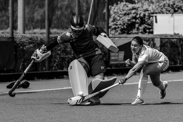 BHC 1 Damen Club Raffelberg Feldhockey, 2 Playdown Spiel, 1 Bundesliga, Frauen Bremen, Deutschland, 23 05 26 BHC 1 Damen Club Raffelberg im Bremer Hockey Club e V am 23 05 2026 in Bremen, Deutschland Foto von Axel Kaste Pauline Scherrer rechts BHC, schwarzweiß Bremen Bremer Hockey Club e V Freie Hansestadt Bremen Deutschland BHC Damen - Raffelberg 3-1 23.5.26 LR-4769