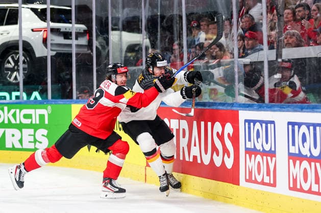 Ice hockey, Eishockey - IIHF WC 2026 ZURICH,SWITZERLAND,23.MAY.26 - ICE HOCKEY - IIHF Ice Hockey World Championship, WM, Weltmeisterschaft 2026, group stage, Austria vs Germany. Image shows Vinzenz Rohrer (AUT) and Leon Gawanke (GER).  GEPAxpictures xMaticxKlansek
