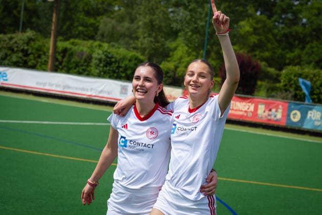 BHC 1 Damen Club Raffelberg Feldhockey, 2 Playdown Spiel, 1 Bundesliga, Frauen Bremen, Deutschland, 23 05 26 BHC 1 Damen Club Raffelberg im Bremer Hockey Club e V am 23 05 2026 in Bremen, Deutschland Foto von Axel Kaste Sieg, Freude, Jubel, BHC Team spielt nächste Saison 1 Bundesliga Bremen Bremer Hockey Club e V Freie Hansestadt Bremen Deutschland BHC Damen - Raffelberg 3-1 23.5.26 LR-4909