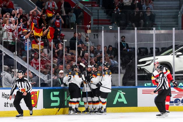 Ice hockey, Eishockey - IIHF WC 2026 ZURICH,SWITZERLAND,23.MAY.26 - ICE HOCKEY - IIHF Ice Hockey World Championship, WM, Weltmeisterschaft 2026, group stage, Austria vs Germany. Image shows the rejoicing of Germany.  GEPAxpictures xMaticxKlansek
